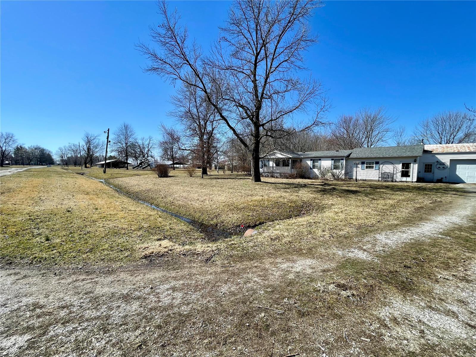 392 N Salisbury Street Property Photo 4