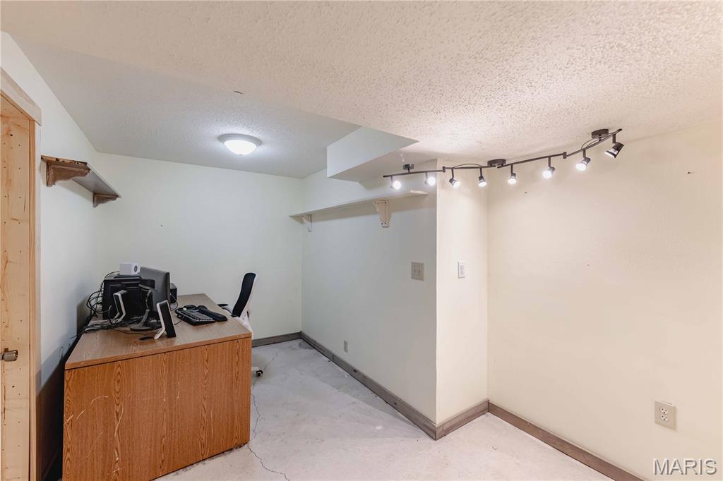 619 E Gray Friar Property Photo 30