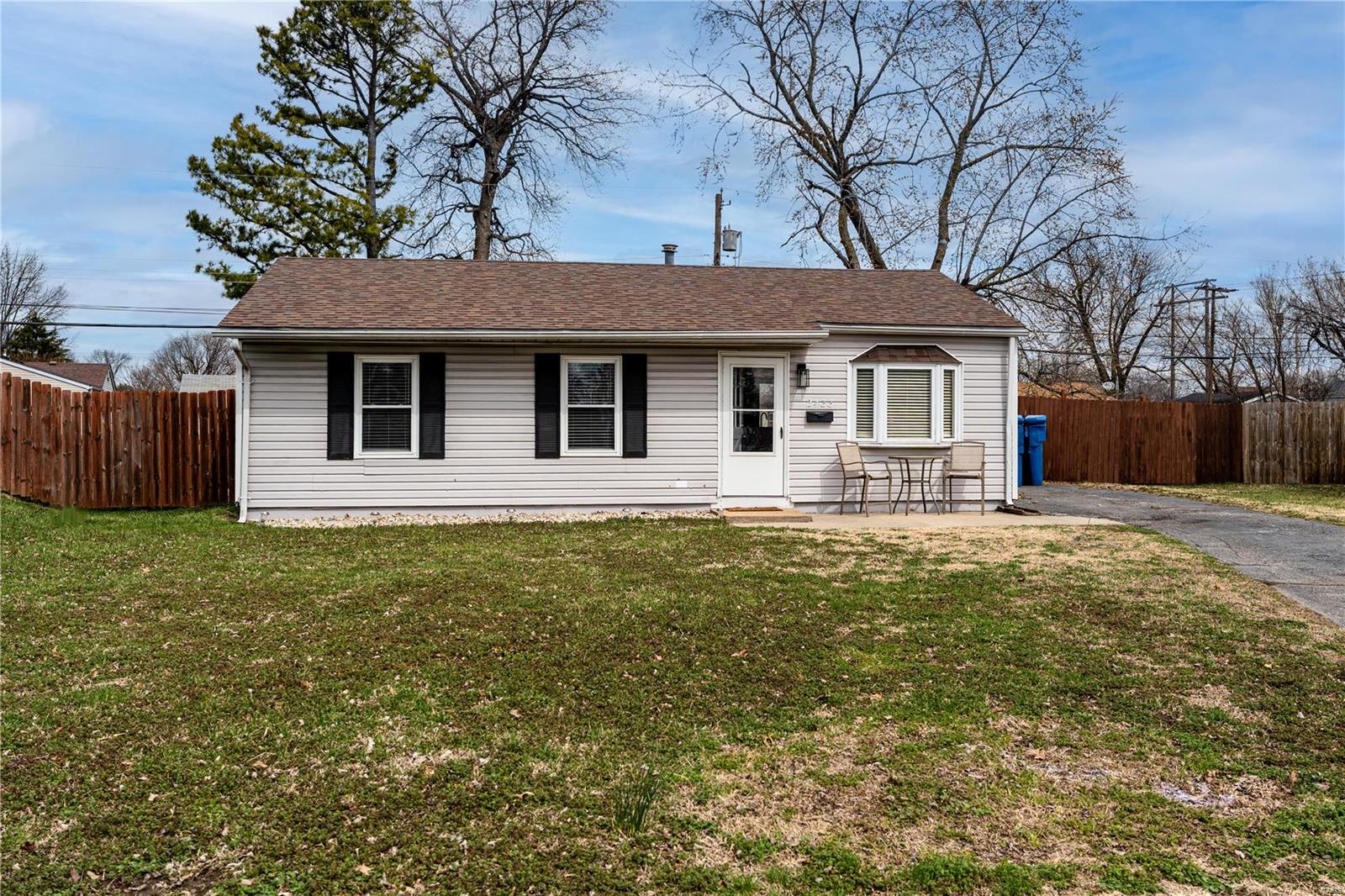 2433 Sunbury Avenue Property Photo 1