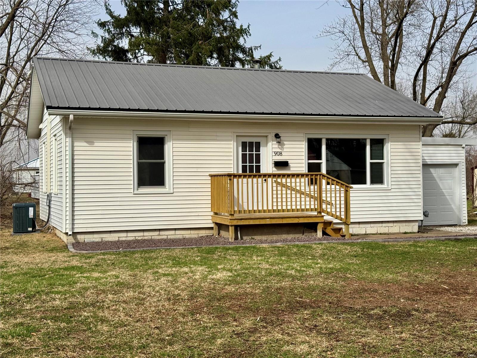 908 Hampton Lane Property Photo