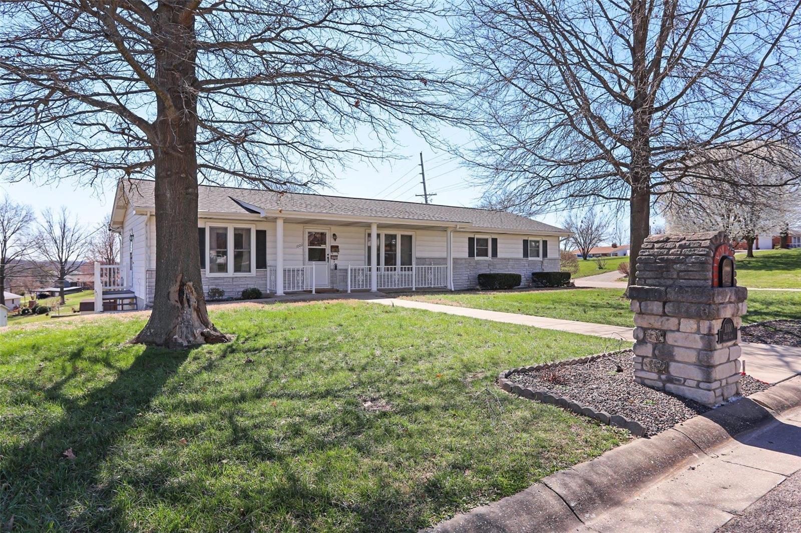 1000 Karen Lane Property Photo 1