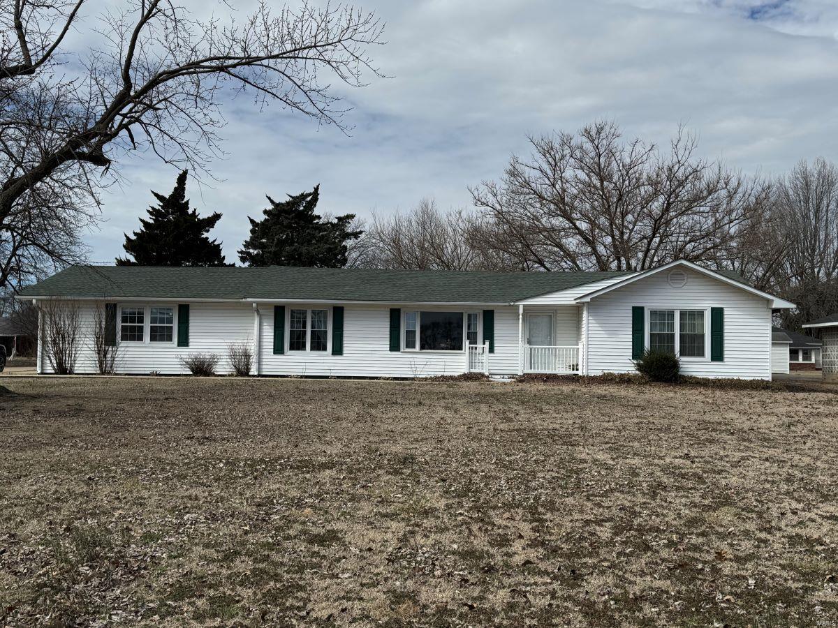 1301 N Douglas Property Photo 1