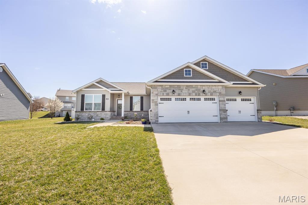 529 Dickinson Drive Property Photo 1