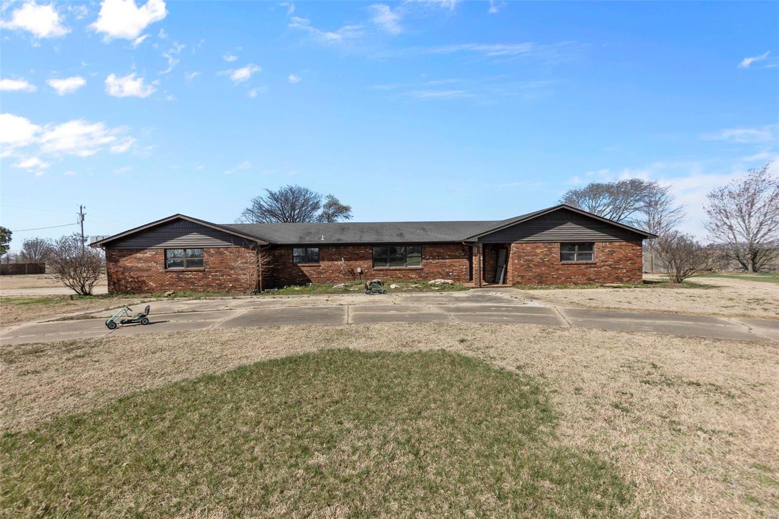 21527 Road 403 Property Photo