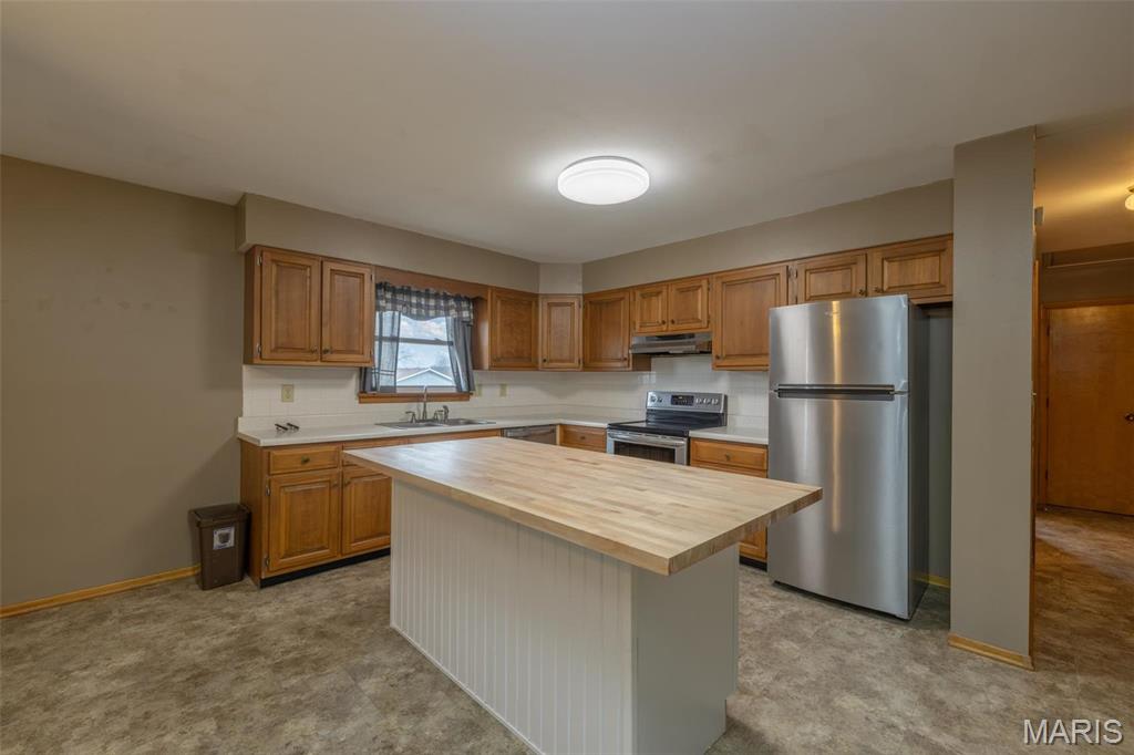 762 Cave Farm Road Property Photo 9