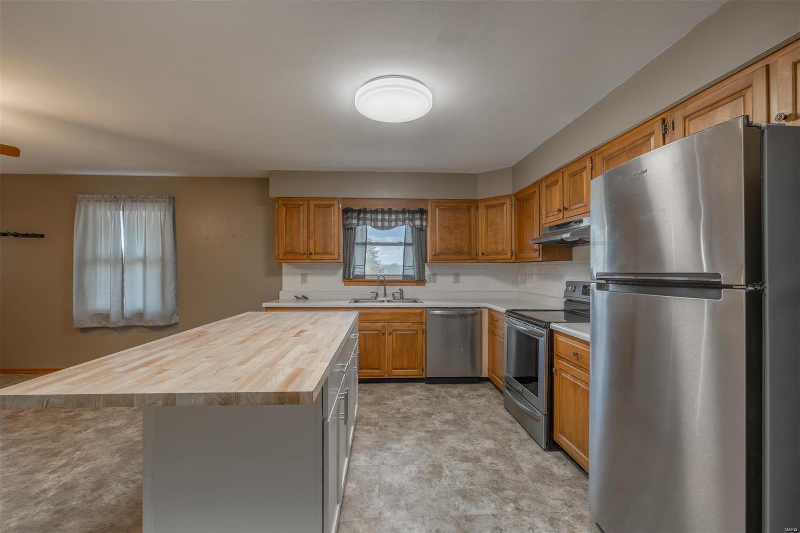 762 Cave Farm Road Property Photo 10
