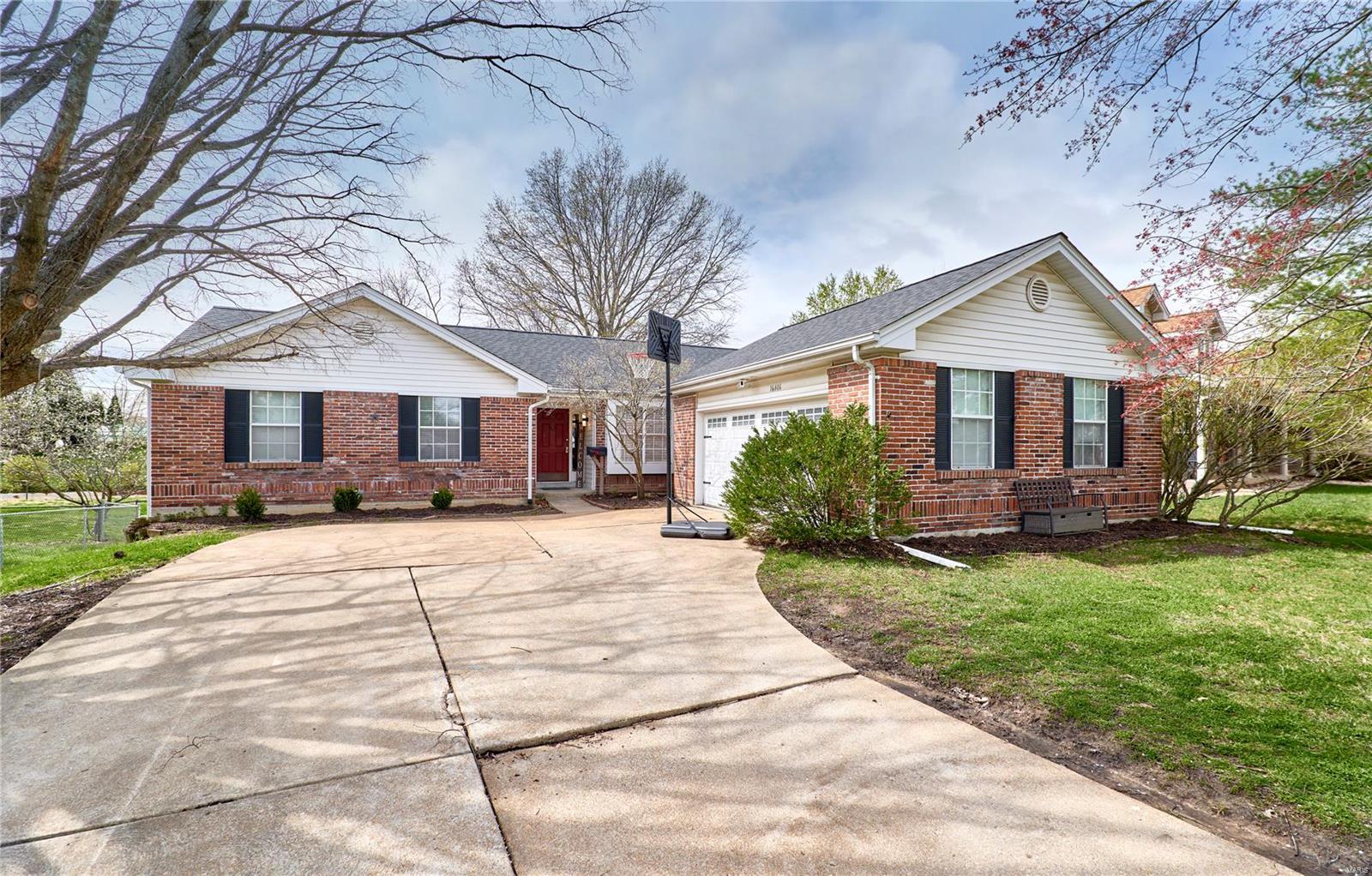 16406 Hollister Crossing Drive Property Photo 1