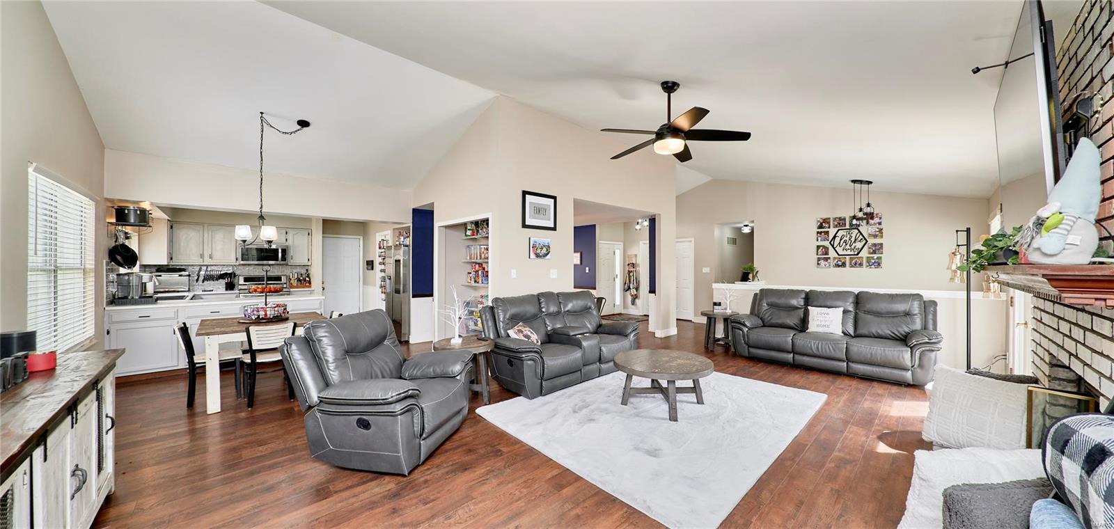 16406 Hollister Crossing Drive Property Photo 6