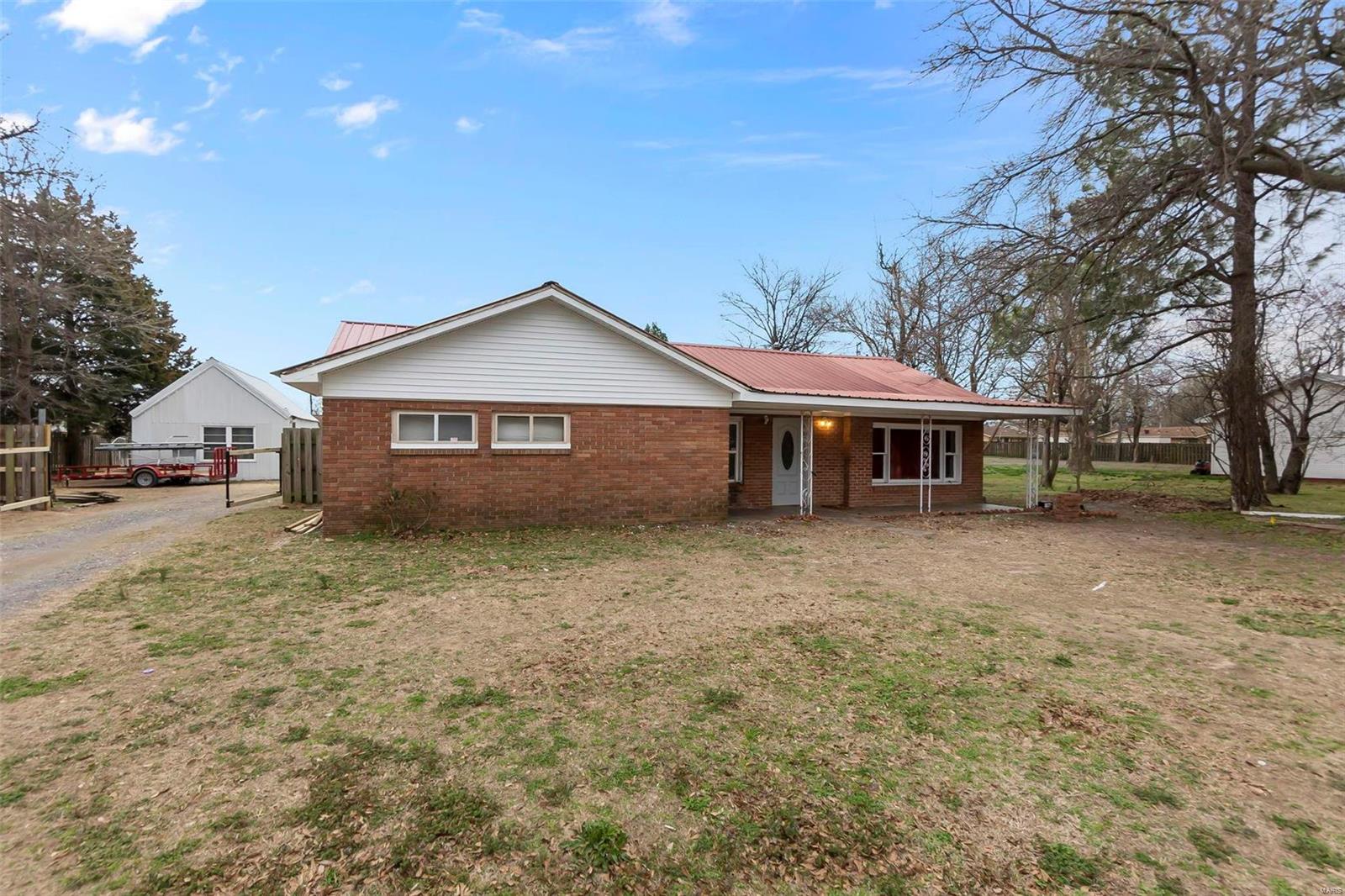 307 E Clark Street Property Photo