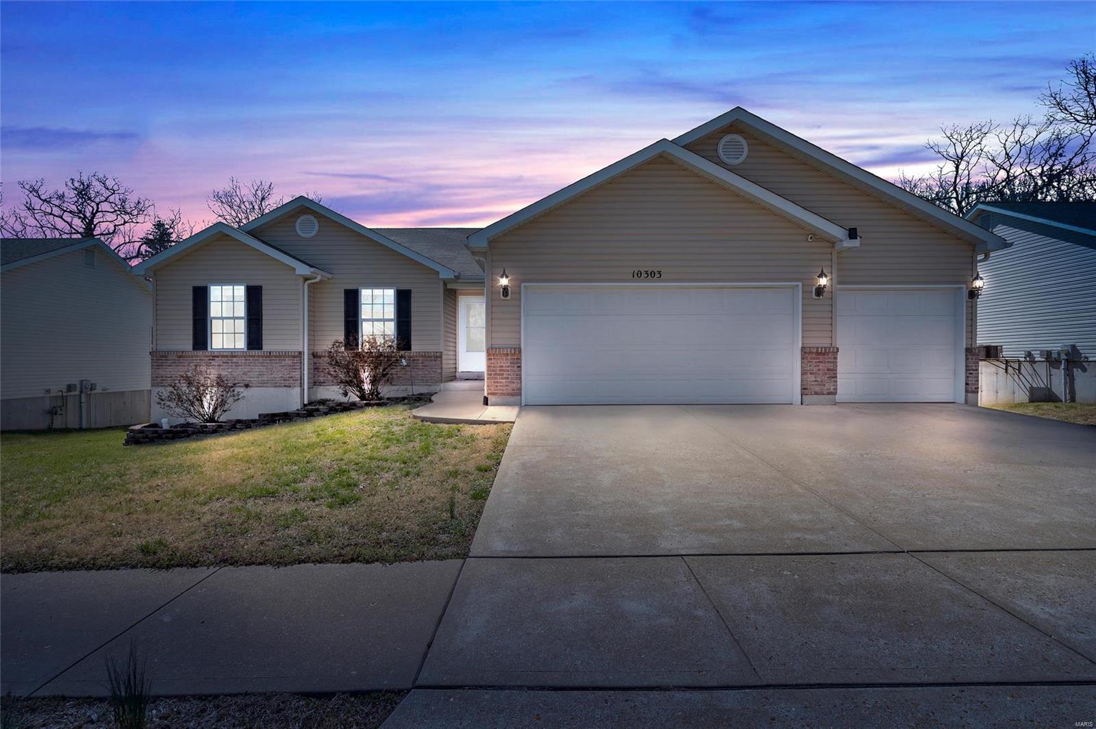 Hillsboro High Real Estate Listings Main Image