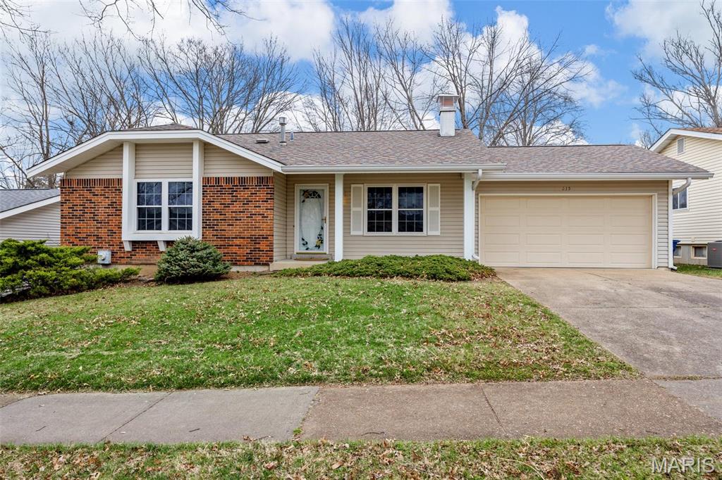 215 Shadyoak Drive Property Photo 1