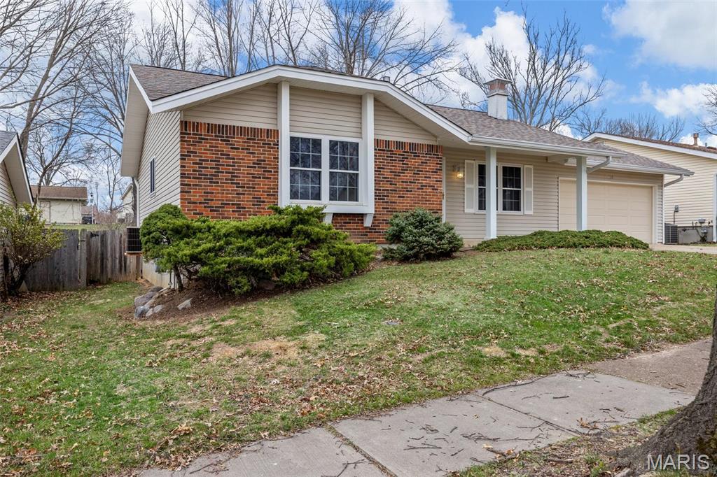 215 Shadyoak Drive Property Photo 2