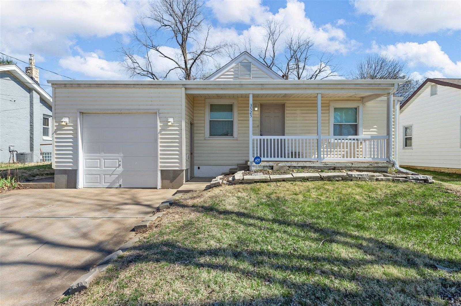 3525 Longview Drive Property Photo 1