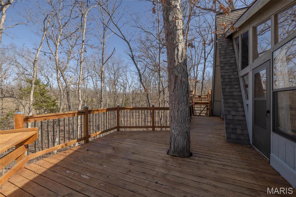 2442 Linden Point Drive Property Photo 2