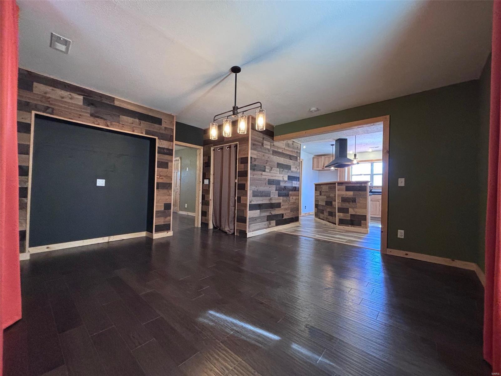 1026 Emmons Street Property Photo 5