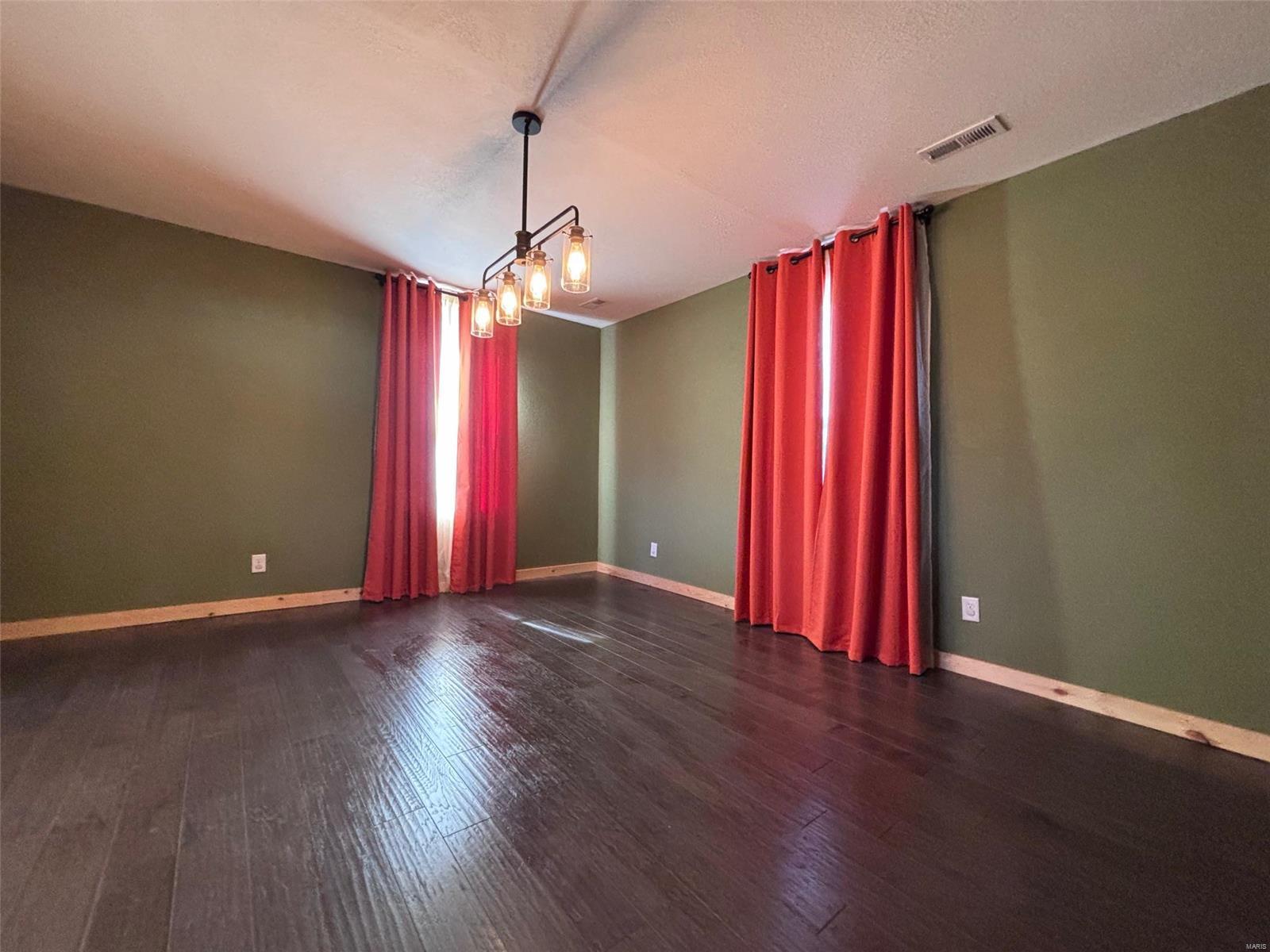 1026 Emmons Street Property Photo 6
