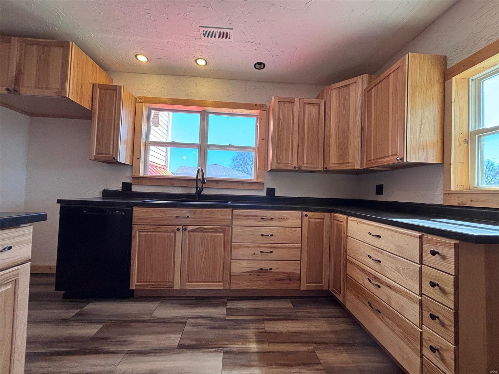 1026 Emmons Street Property Photo 11