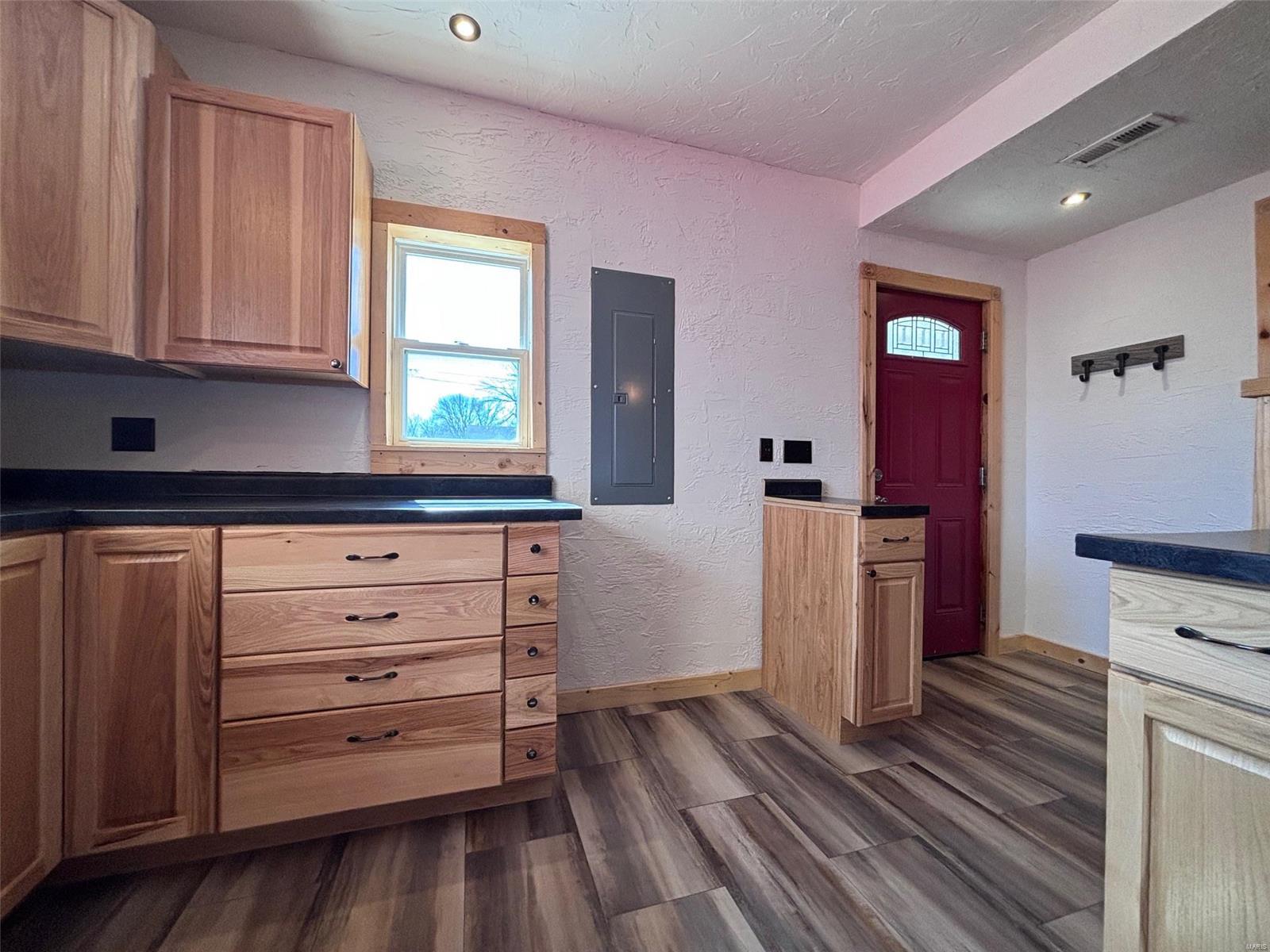 1026 Emmons Street Property Photo 12