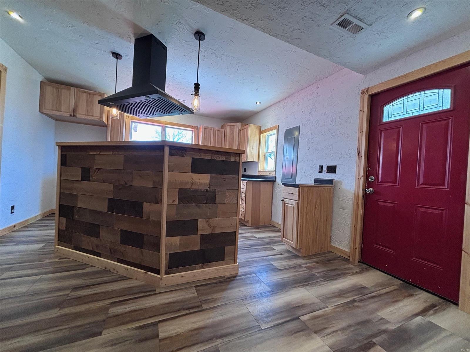 1026 Emmons Street Property Photo 13