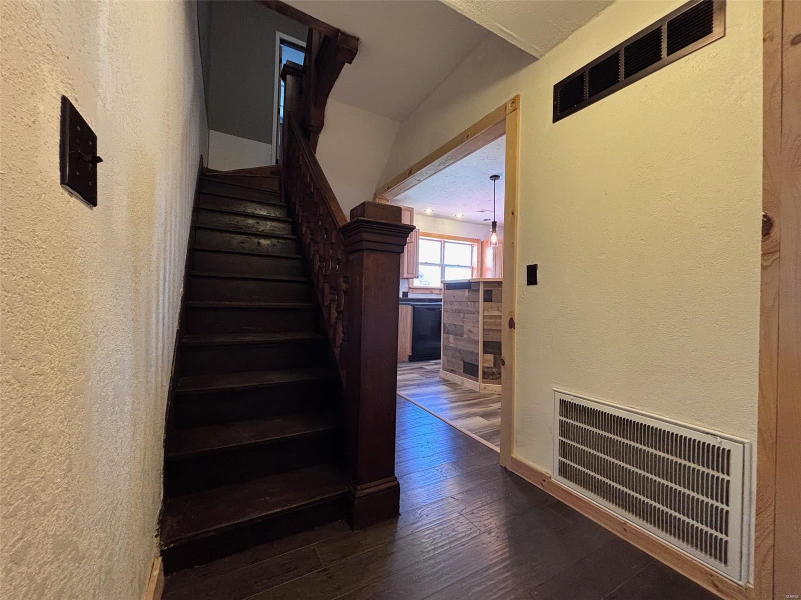 1026 Emmons Street Property Photo 27