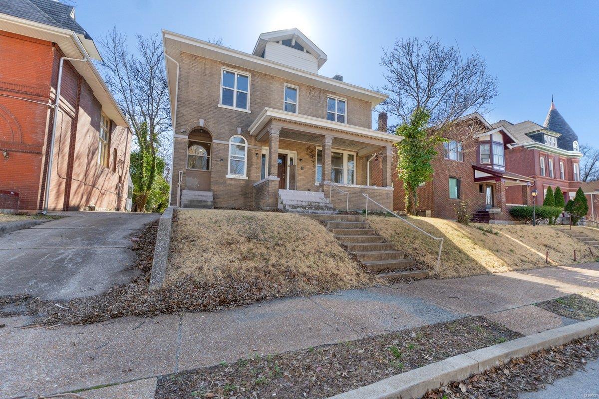 4 Lewis Place Property Photo 1