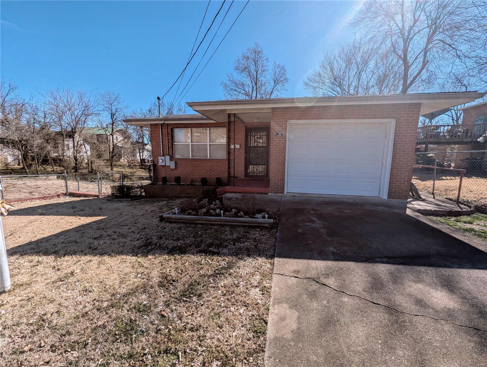 920 Poplar Street Property Photo