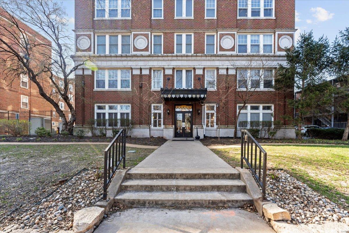 5330 5360 Pershing Condo Real Estate Listings Main Image