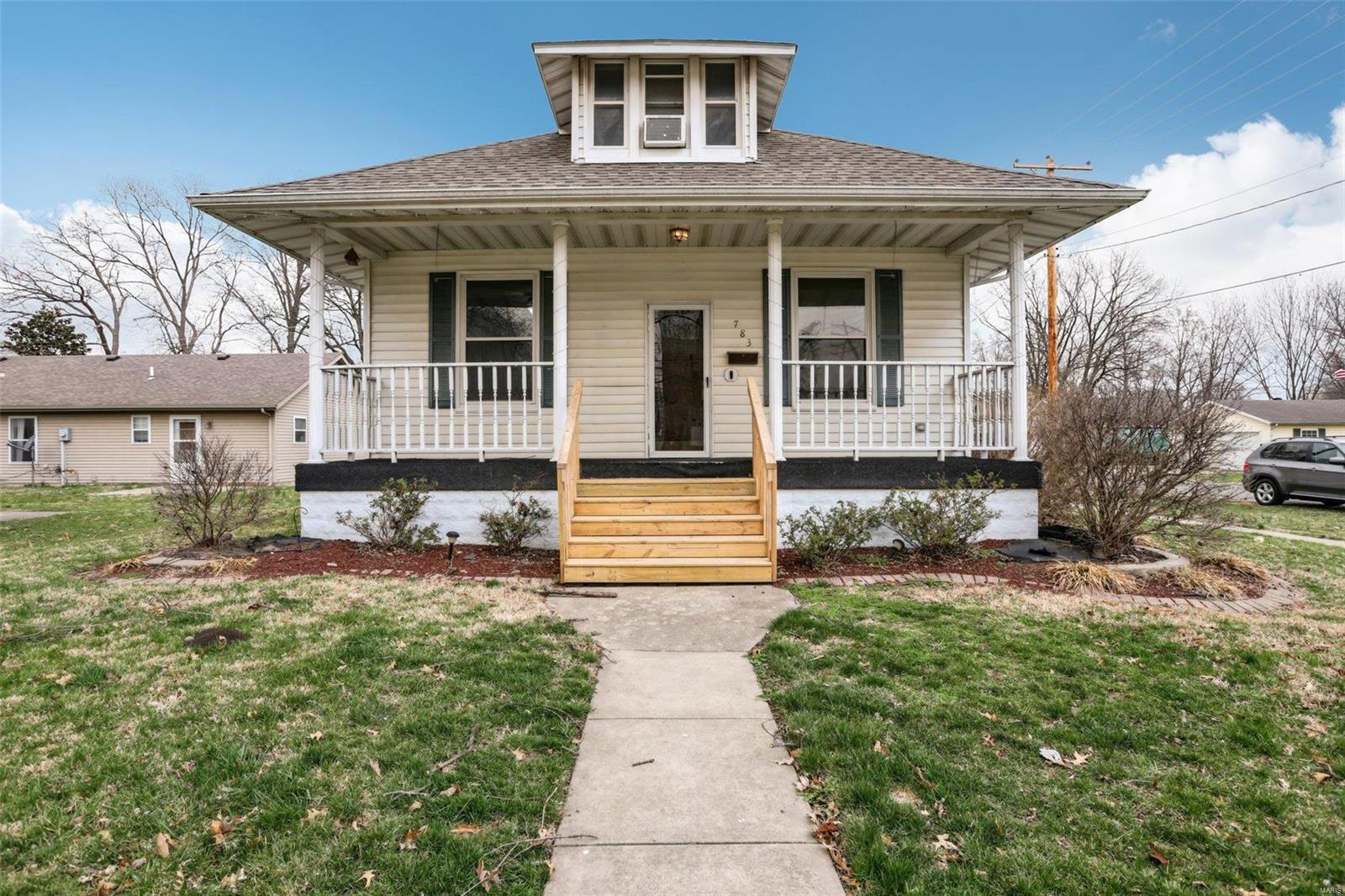 783 N 1st Property Photo