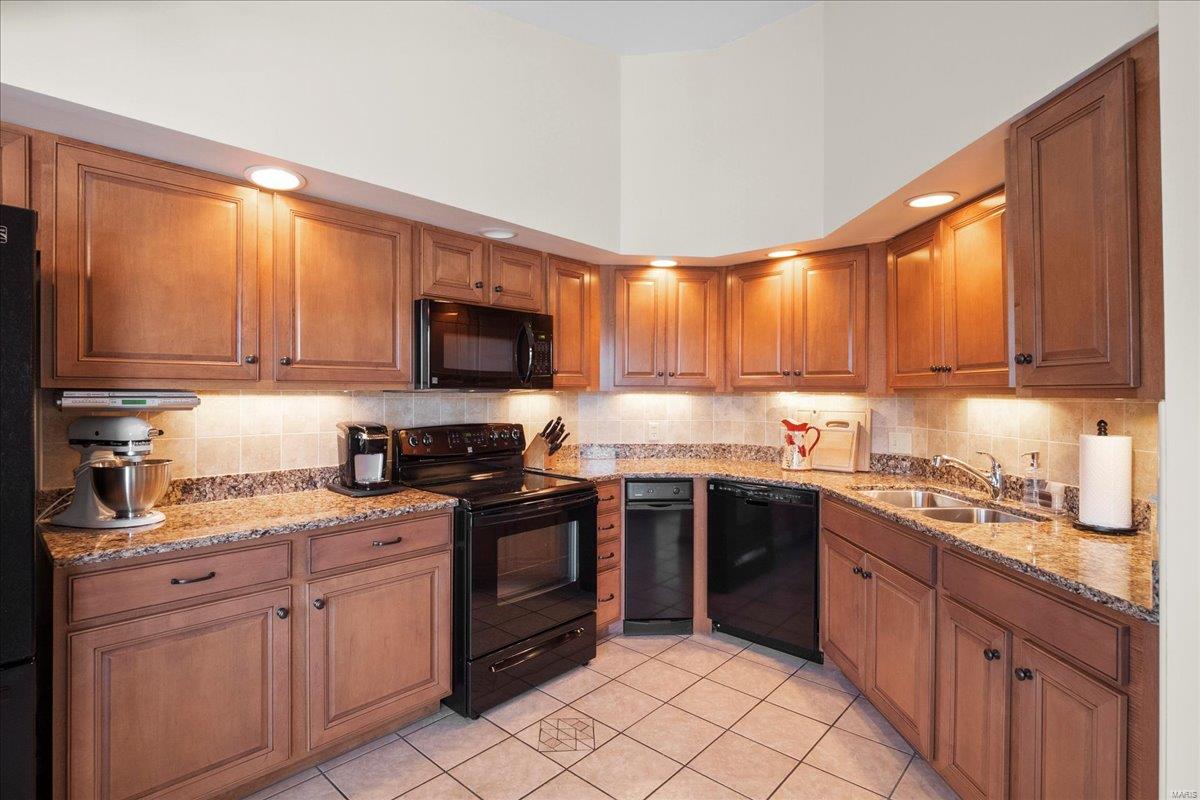 260 Waterside Drive Property Photo 10