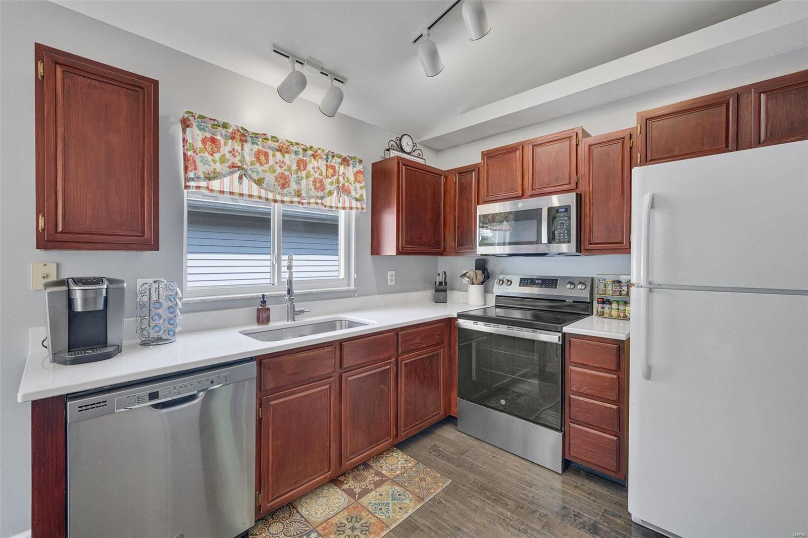 2423 Shiva Court Property Photo 6