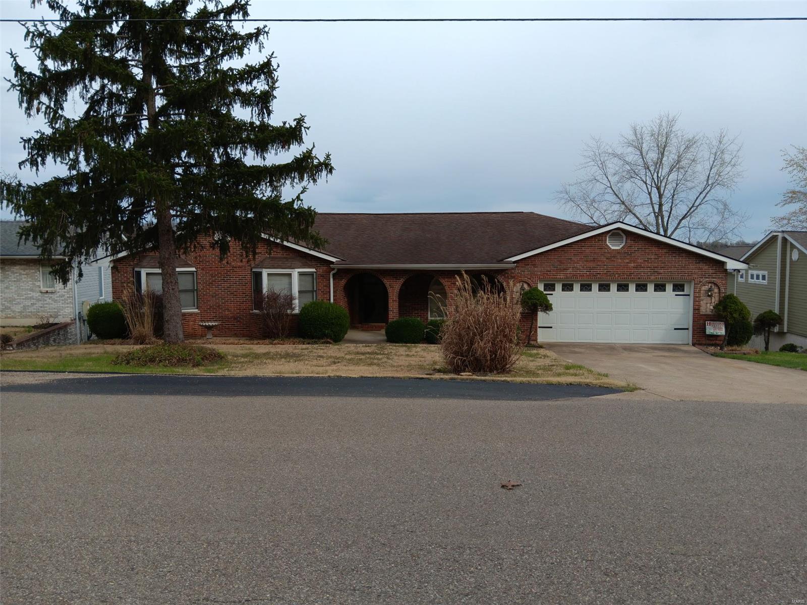 612 W Capri Drive Property Photo