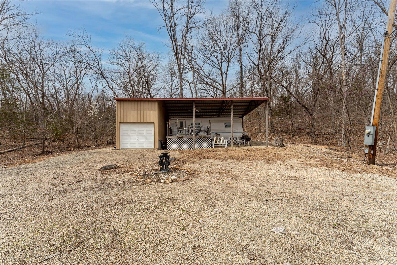 6421 Lakeview Drive Property Photo 2