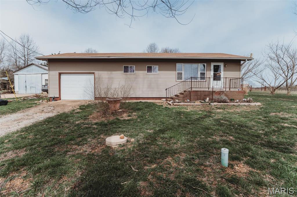 9073 W Red Oak Road Property Photo 1