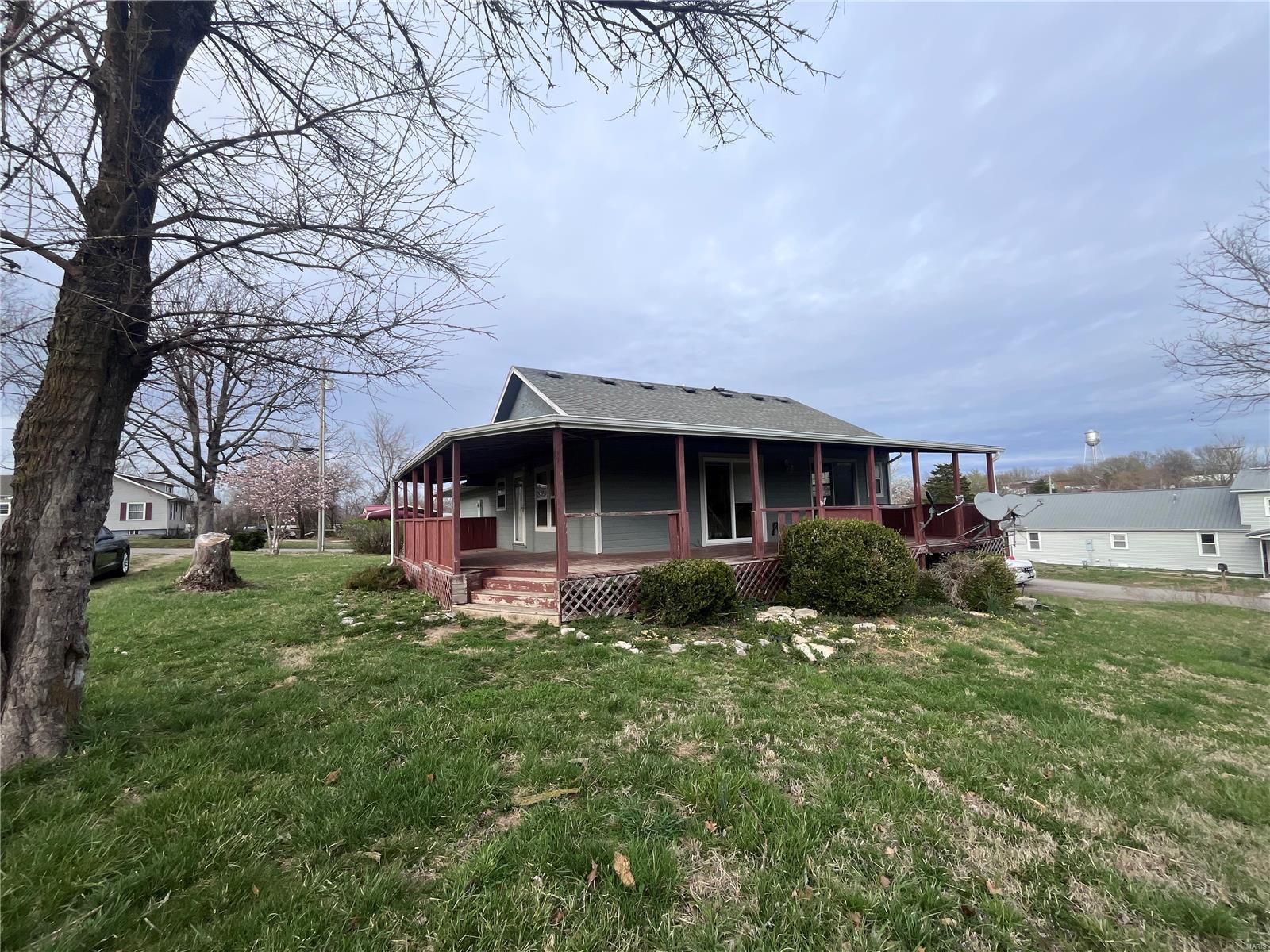 402 W Maple Street Property Photo