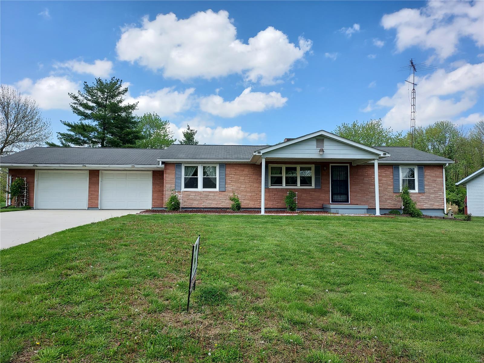 Bond Il County Real Estate Listings Main Image