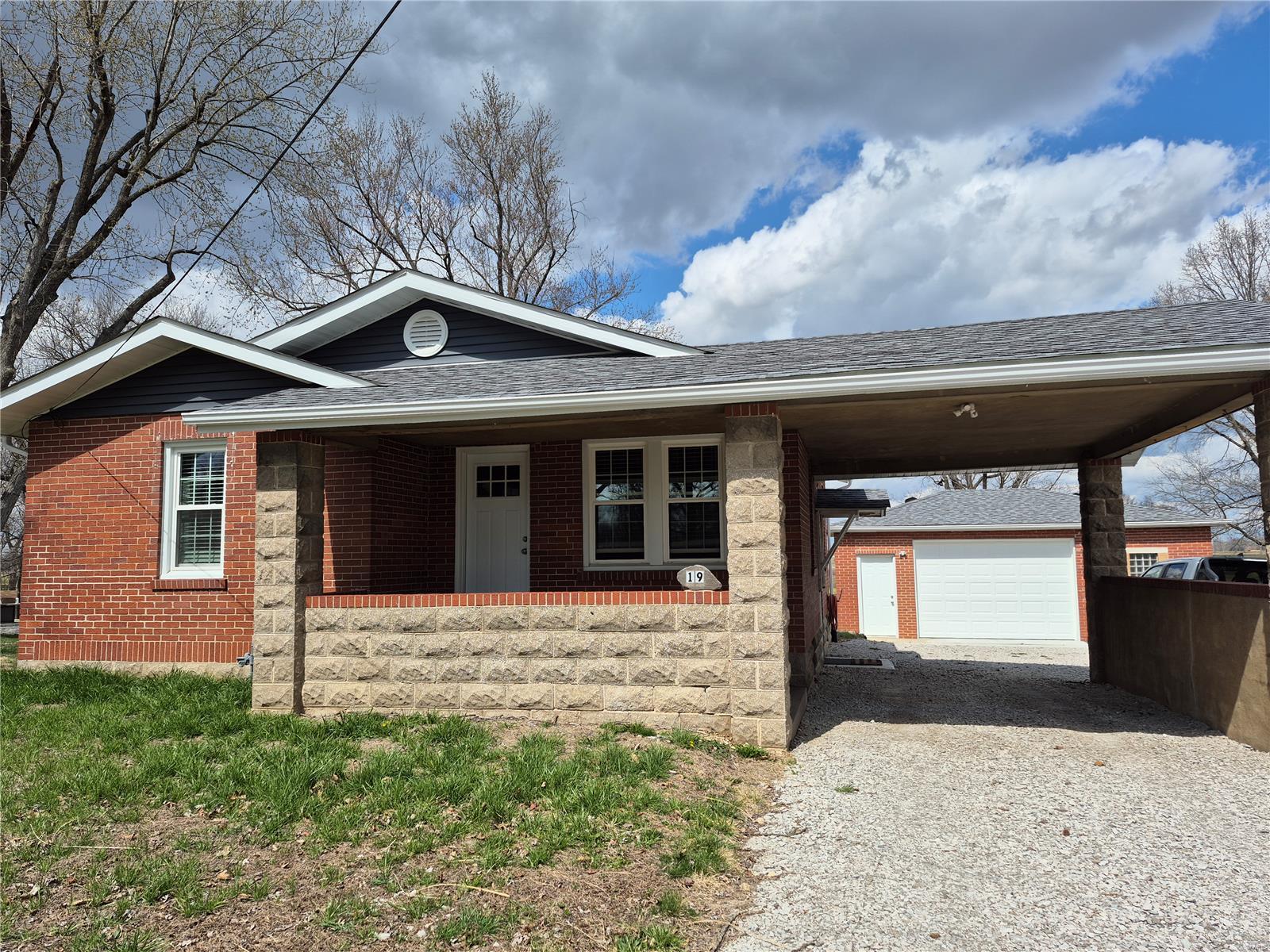 19 W Haven Street Property Photo