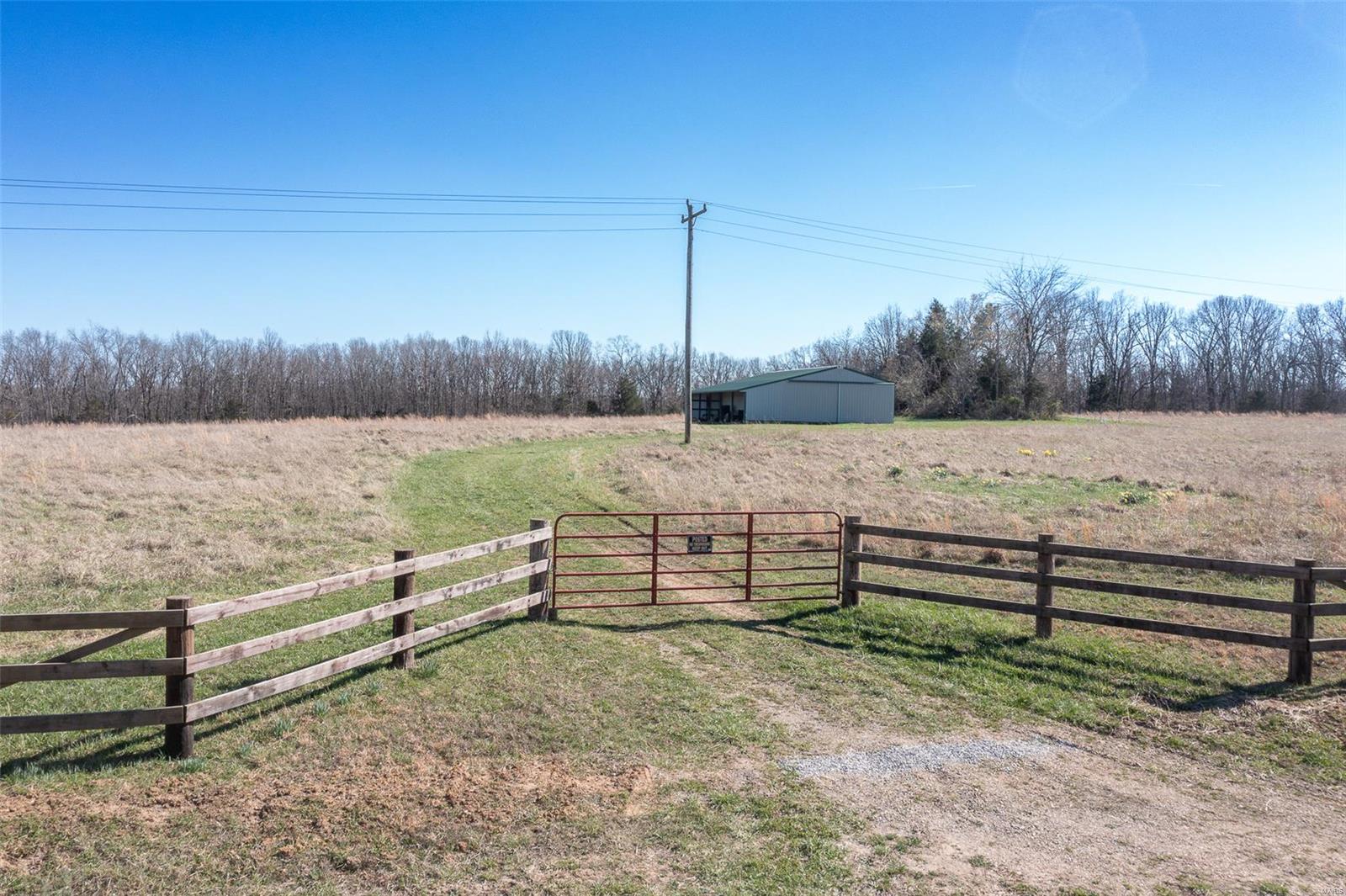 4 Bcr 924 Property Photo