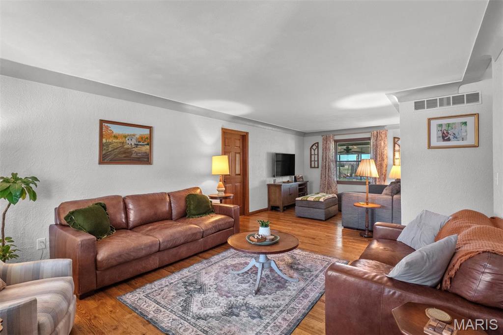 1211 Mann Road Property Photo 4