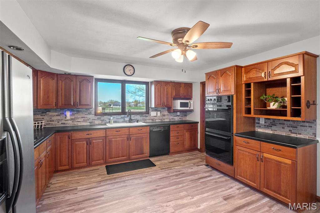 1211 Mann Road Property Photo 9