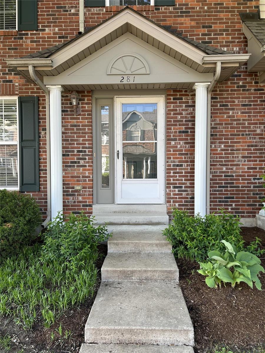 281 Vivaron Avenue Property Photo