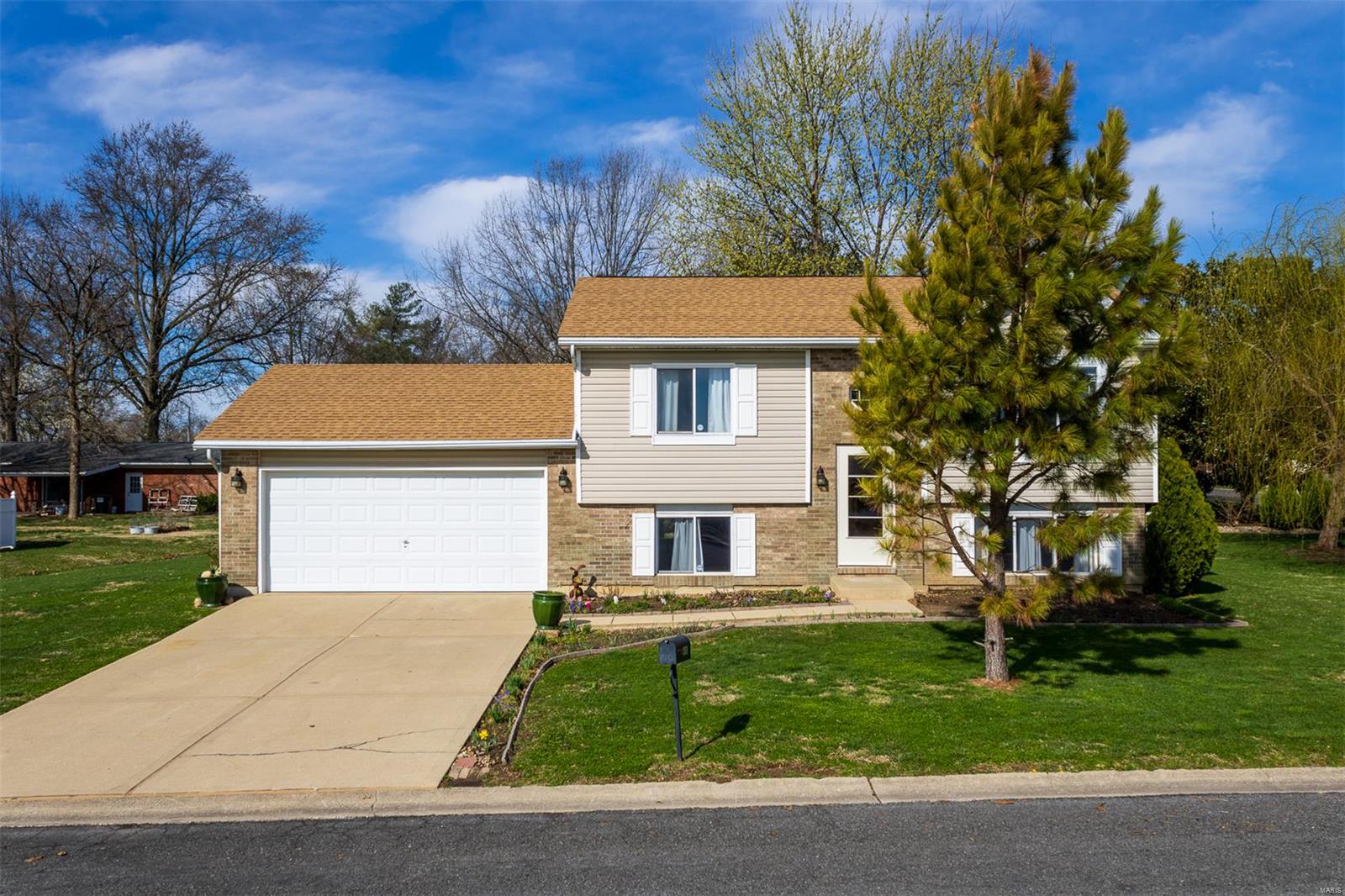 Clinton Il County Real Estate Listings Main Image