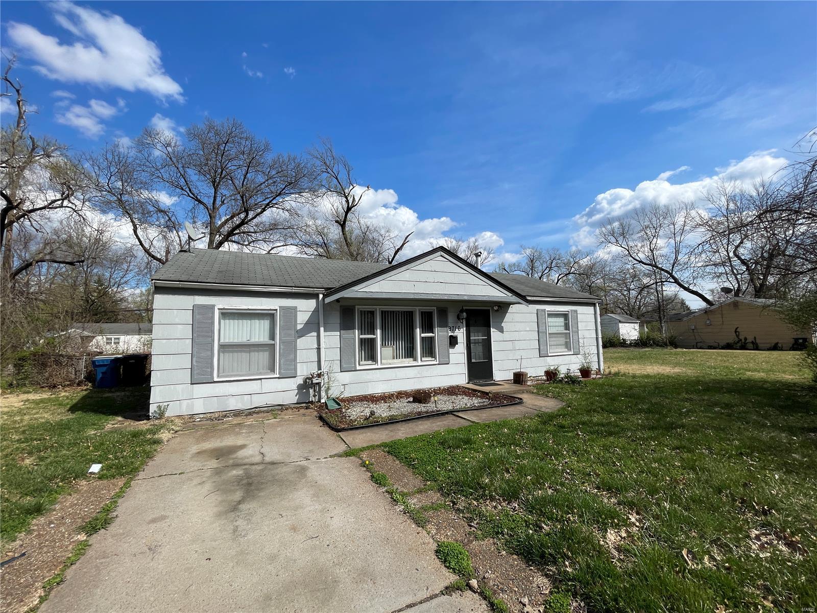 9716 Dennis Drive Property Photo 1