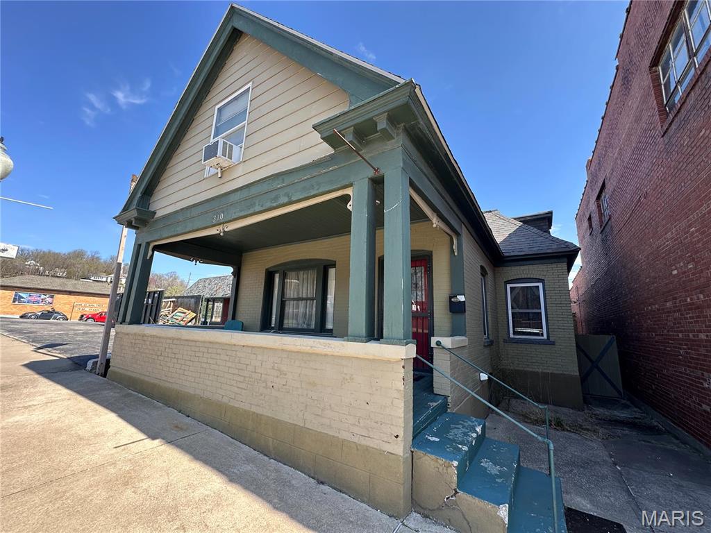 310 N 3rd