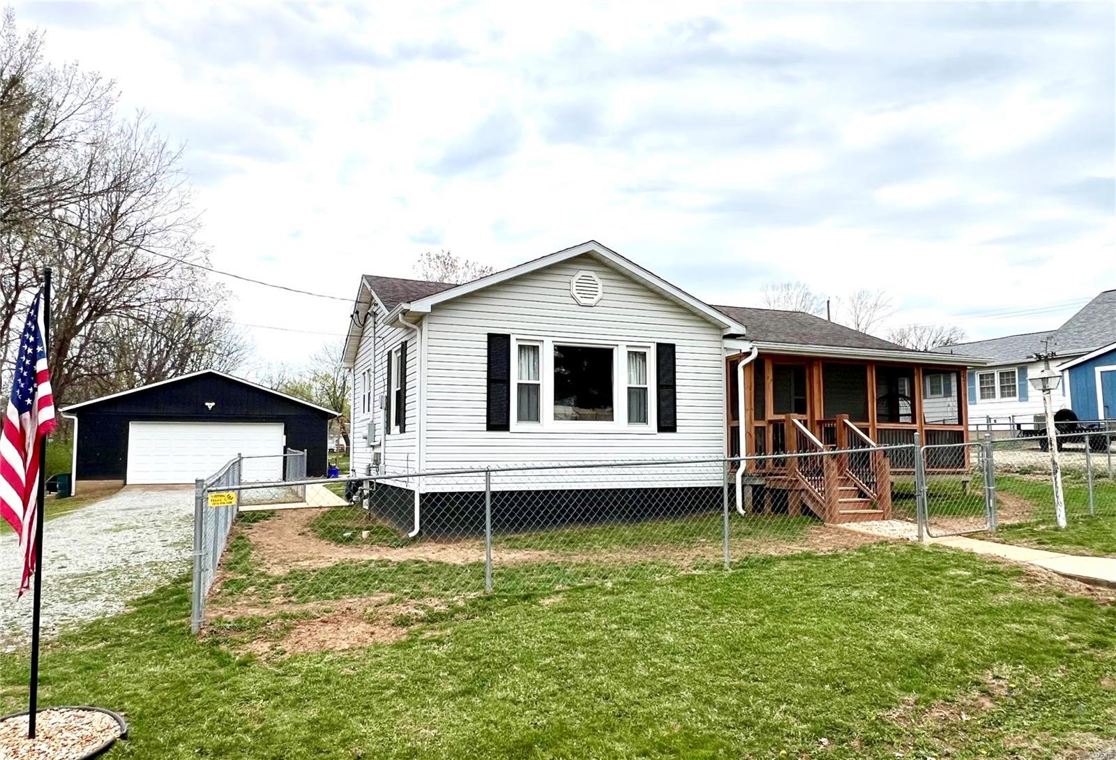 703 Central Street Property Photo