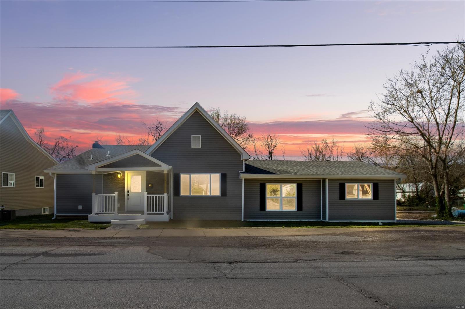 621 W Saint Louis Street Property Photo