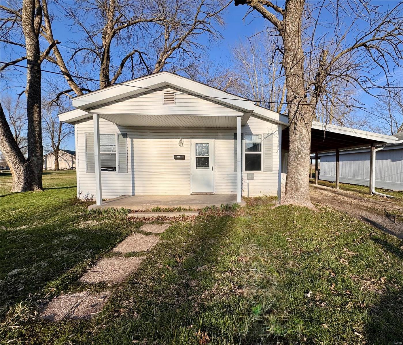 1001 S Central Avenue Property Photo