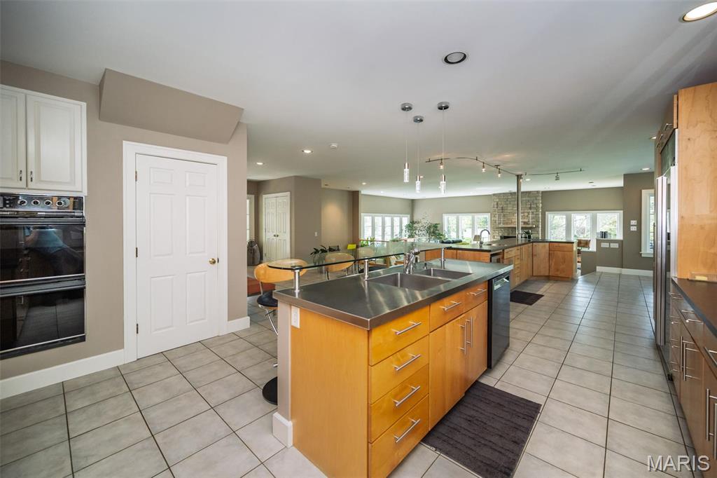 1211 S Geyer Road Property Photo 12