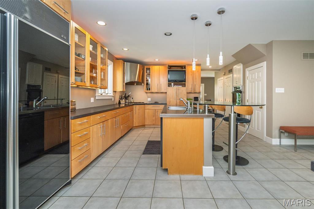 1211 S Geyer Road Property Photo 13