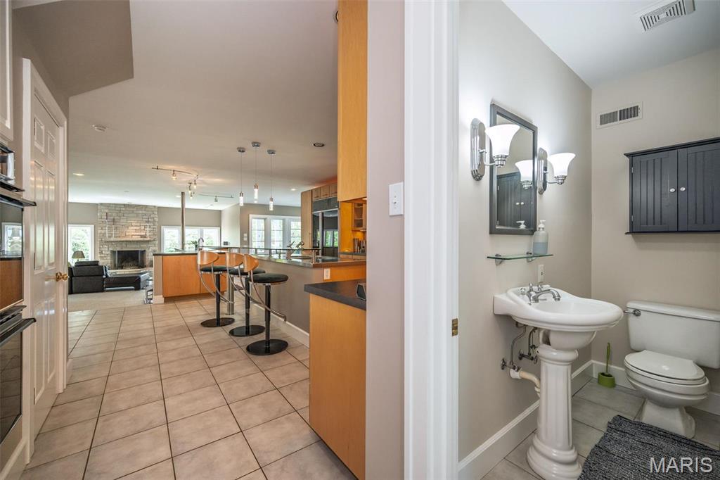 1211 S Geyer Road Property Photo 15