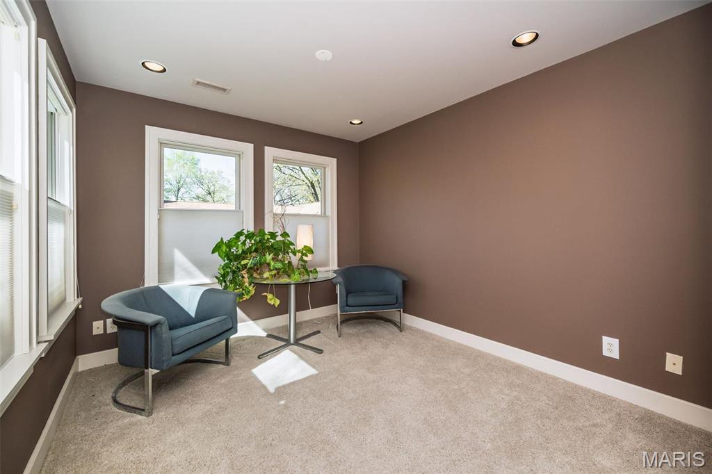 1211 S Geyer Road Property Photo 30